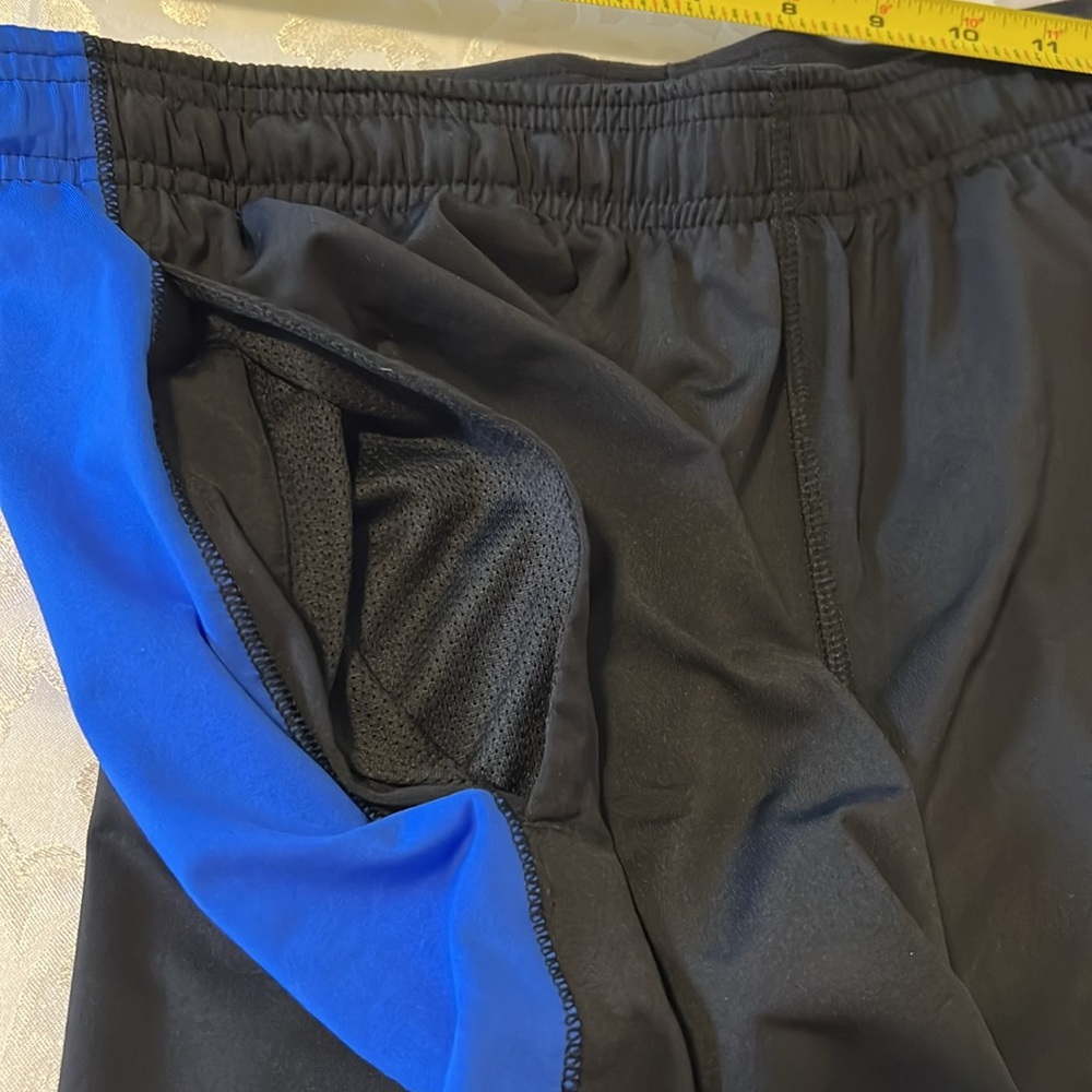 Under Armour shorts - Picture 3 of 6
